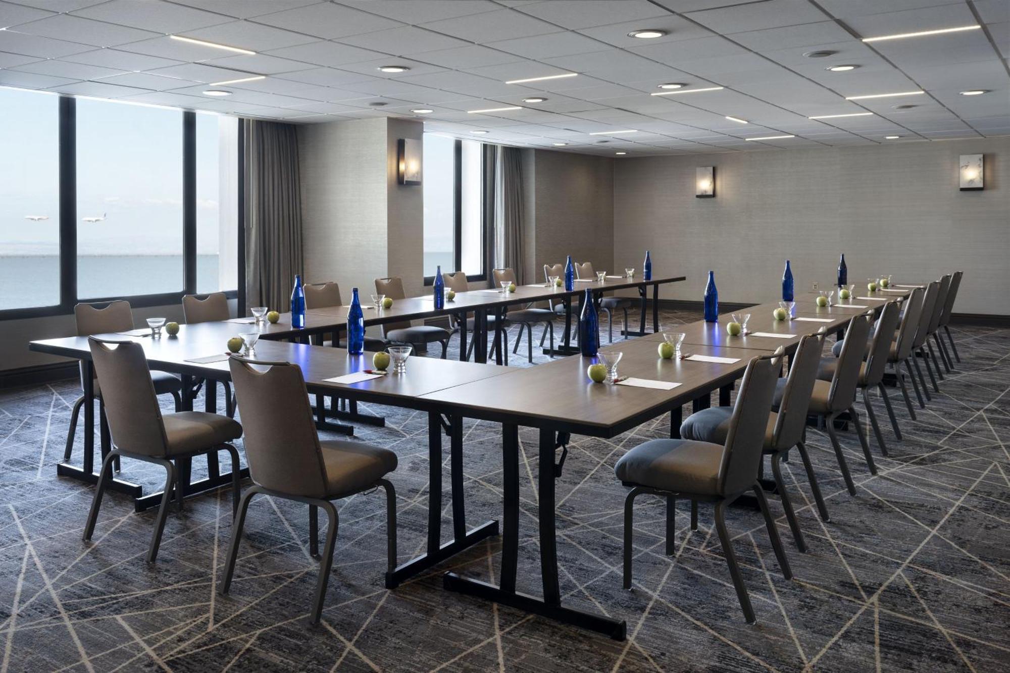 San Francisco Airport Marriott Waterfront Hotel 4*
